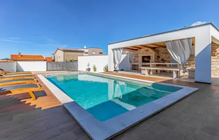 Location Maison à Galizana 8 personnes