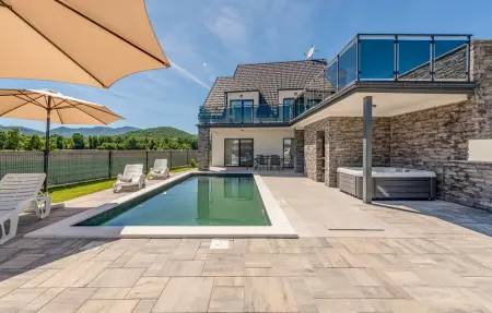 Location Maison à Debelo Brdo 8 personnes