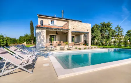 Location Maison à Sivati 8 personnes