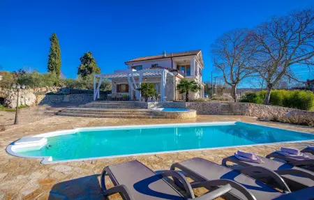 Location Maison à Krk 9 personnes