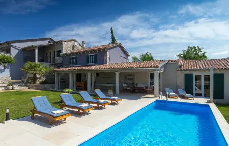 Location Maison à Pazin 8 personnes