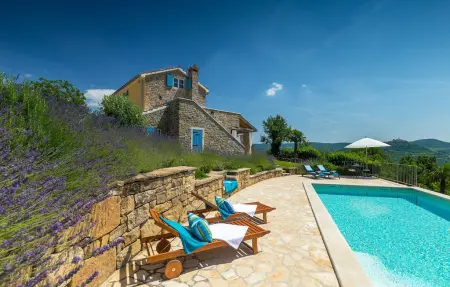 Location Maison à Oprtalj 8 personnes