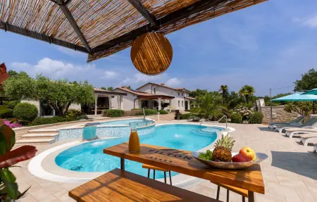 Location Maison à Vizinada 12 personnes