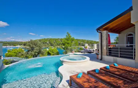 Location Maison à Pula 9 personnes