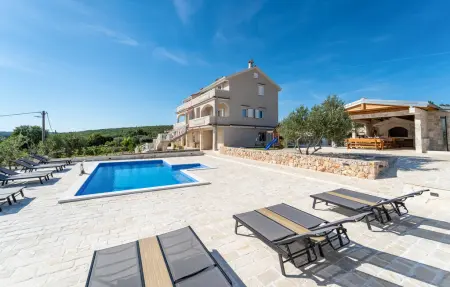 Location Maison à Slivnica 16 personnes