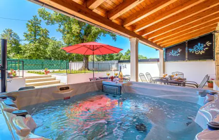 Location Maison à Brscici 6 personnes