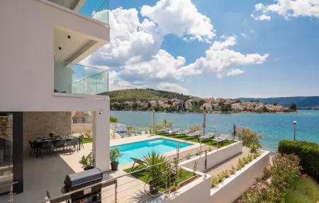 Location Maison à Zaboric 12 personnes