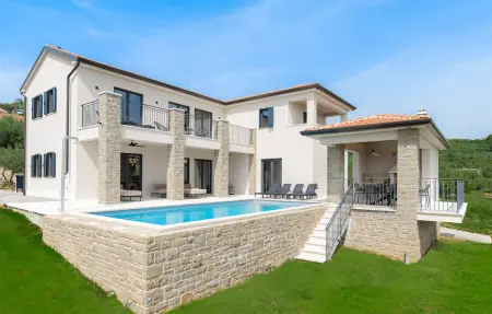 Location Maison à Buje 8 personnes