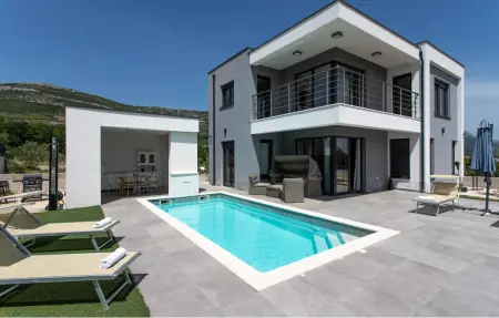 Location Maison à Kastel Novi 8 personnes