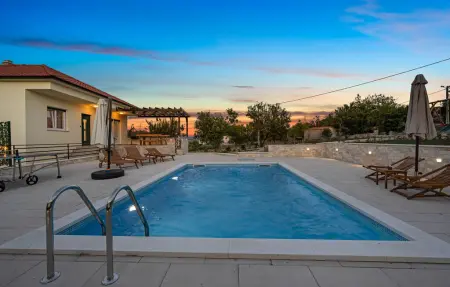 Location Maison à Danilo 9 personnes