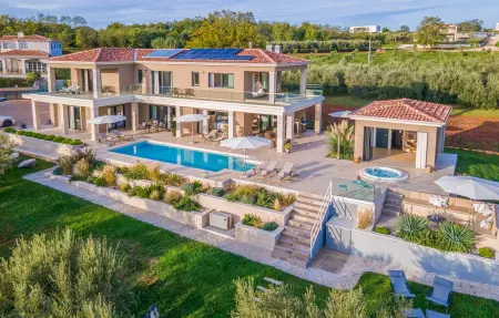 Location Maison à Kastelir 9 personnes