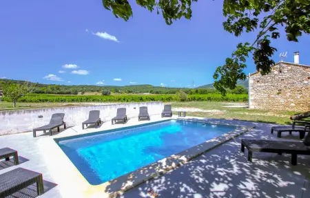 Location Maison à La Garde Adhémar 12 personnes