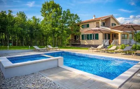 Location Maison à Gornji Vinjani 8 personnes