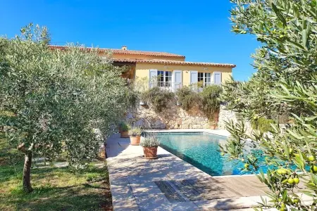 Location Maison à Aups 8 personnes