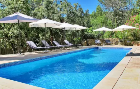 Location Maison à Correns 10 personnes