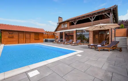 Location Maison à Rovisce 8 personnes