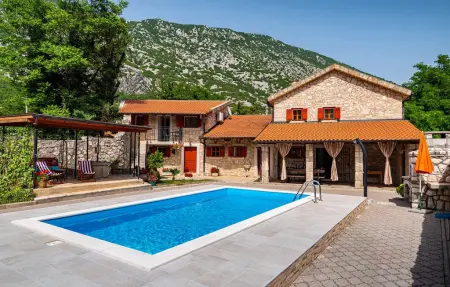 Location Maison à Drivenik 8 personnes