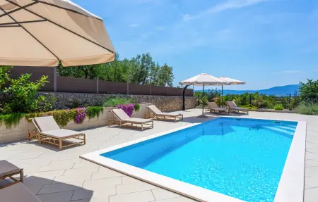 Location Maison à Bajcici 8 personnes