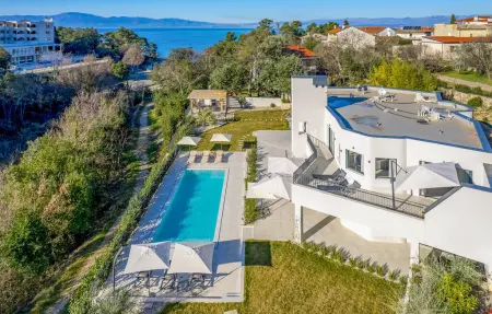 Location Maison à Malinska 12 personnes