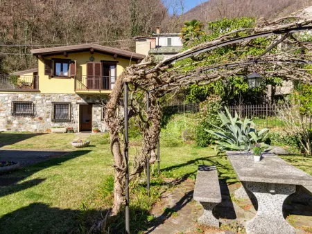 Location Maison à Gera Lario 4 personnes