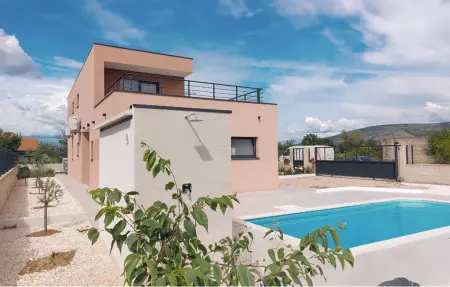 Location Maison à Oklaj 8 personnes