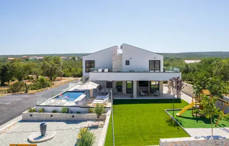 Location Maison à Sikovo 9 personnes