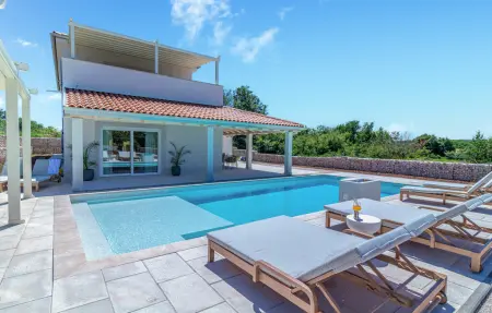 Location Maison à Barban 8 personnes