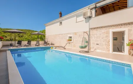 Location Maison à Dobrince 7 personnes