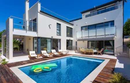 Location Maison à Njivice 12 personnes