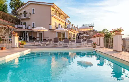 Location Maison à Laureana Cilento 18 personnes