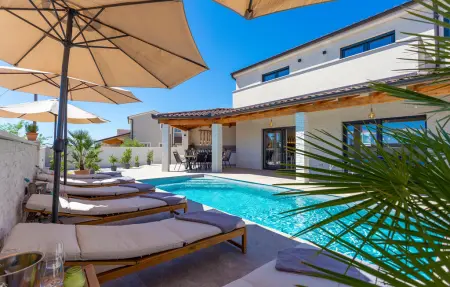 Location Maison à Marcana 9 personnes